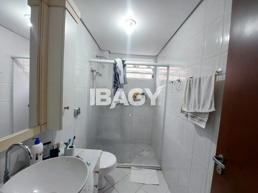 Furnished house with 5 bedrooms and 4 parking spots — photo 20