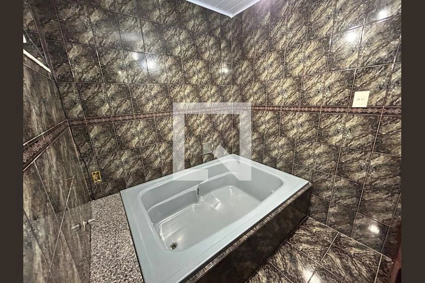 Furnished house with 2 bedrooms and 160 m², no parking — photo 28