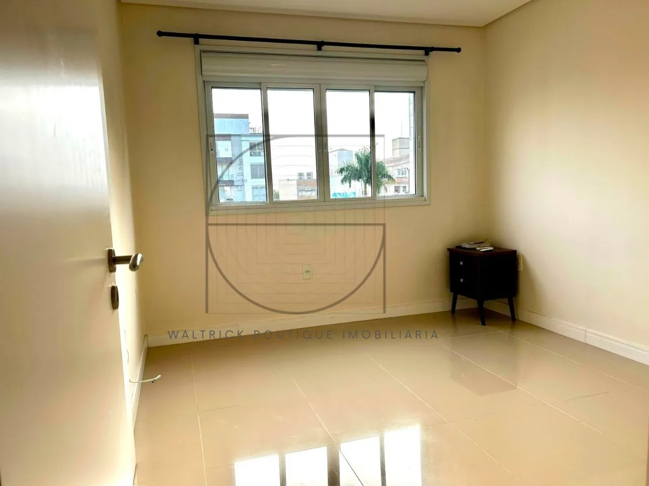 3-bedroom apartment with a mountain view in Florianópolis — photo 11