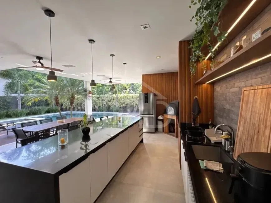 Джакузі та 4 спальні: будинок 800 м² — photo 20