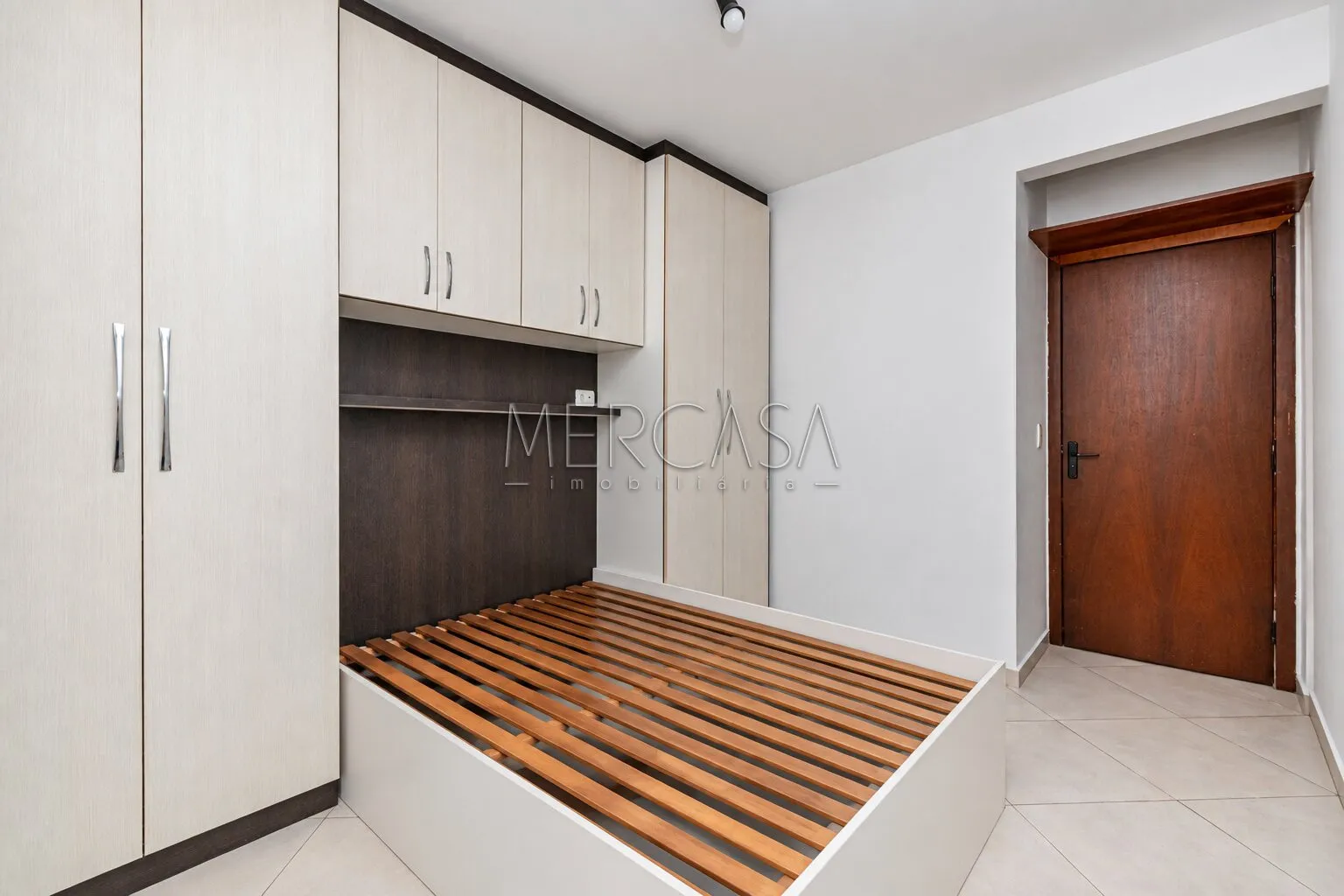 One-bedroom, 31 m² apartment in Curitiba — photo 15