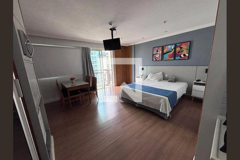 Apartamento mobiliado de 35 m² com 1 quarto e varanda