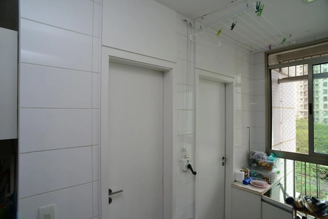 Furnished apartment with 4 en-suites and 5 bathrooms — photo 30