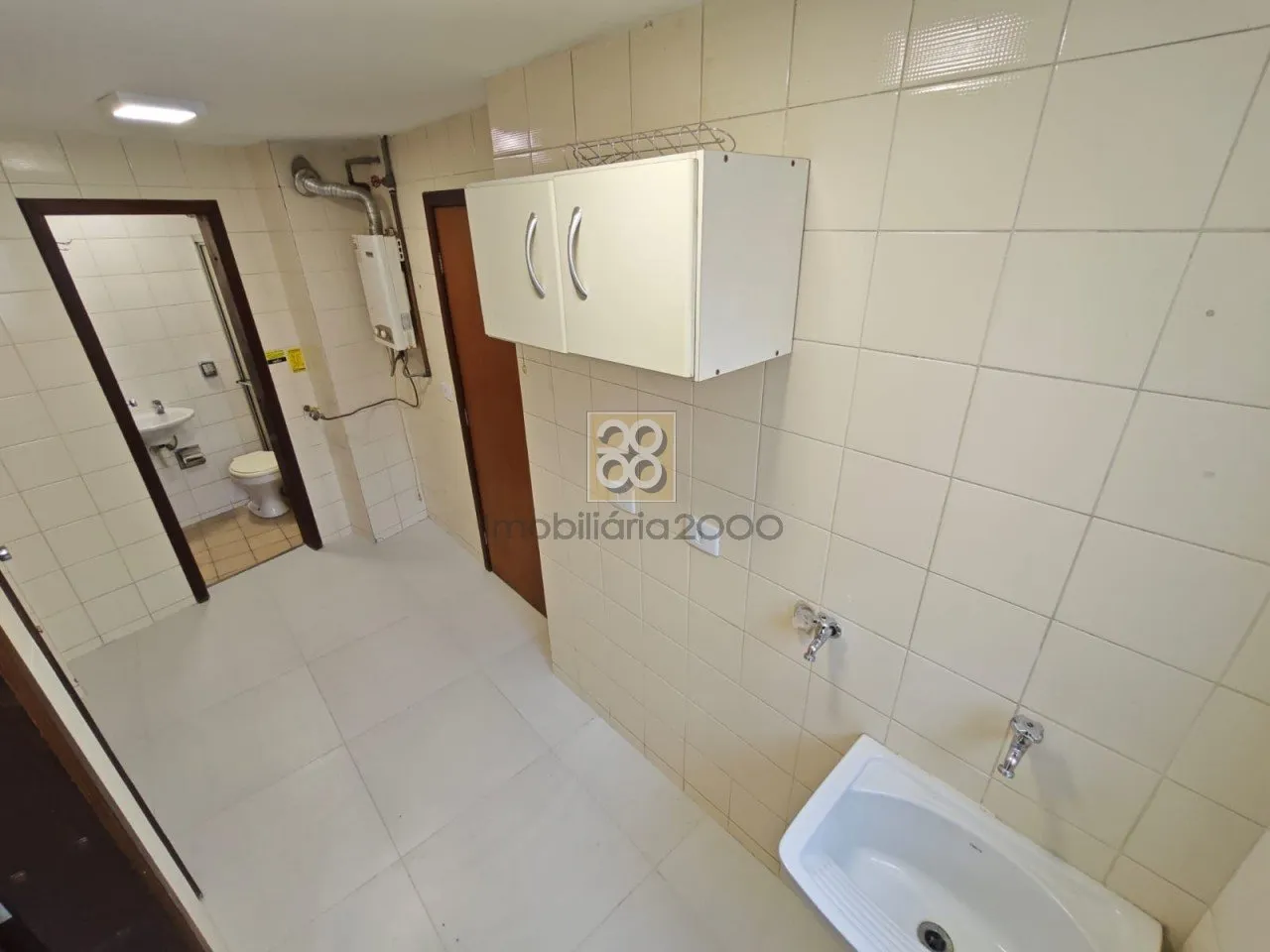Unfurnished 3-bedroom apartment with floor-to-ceiling windows — photo 25