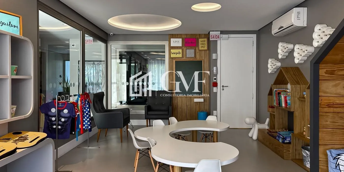 Furnished apartment, 57 m², with a glass-enclosed balcony — photo 26
