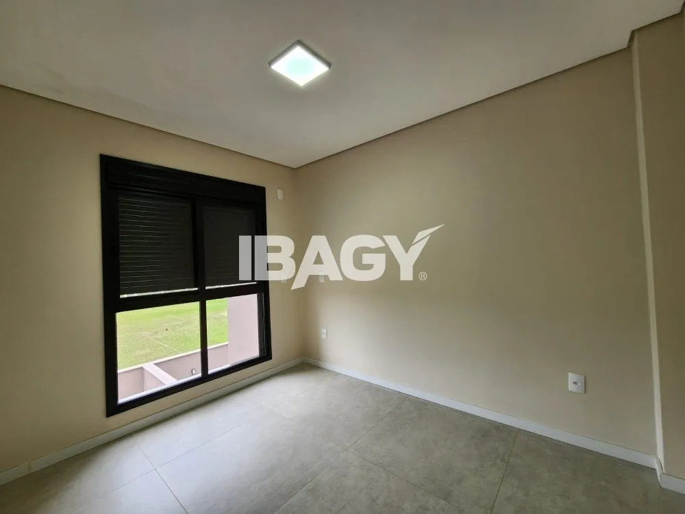 House with 3 bedrooms and an open-plan gas kitchen — photo 13