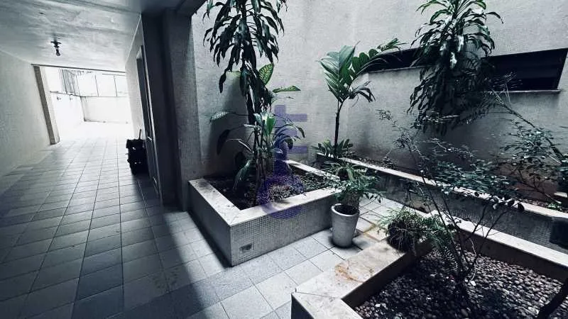 4-bedroom apartment with a grill on the balcony — photo 50
