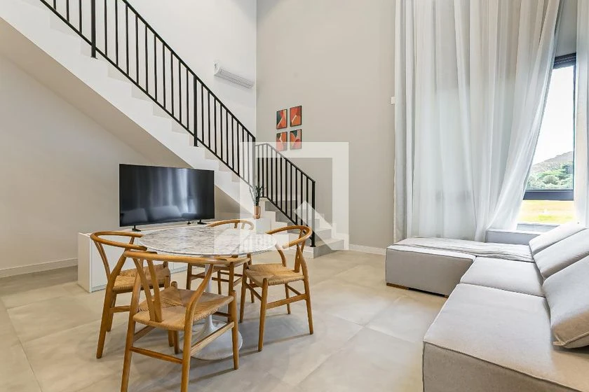 Furnished 1-bedroom apartment with open-plan kitchen — photo 9