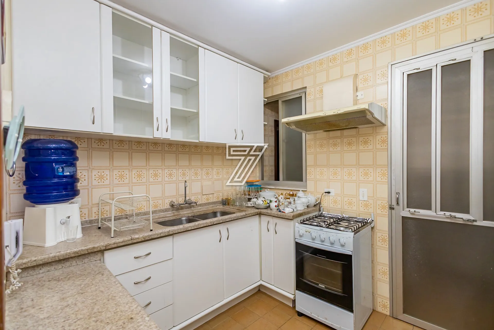 Apartamento mobiliado de 2 quartos com máquina de lavar — photo 2