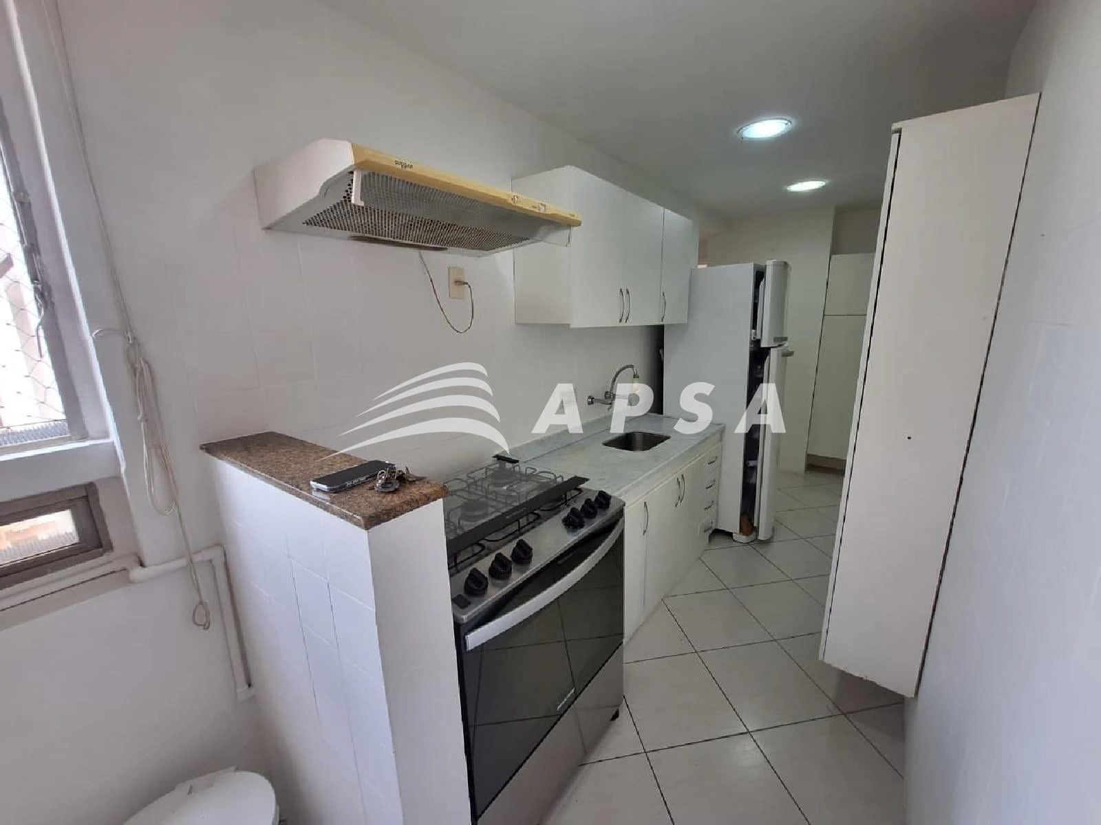 Walk-in closet in a 2-bedroom apartment, 90 m² — photo 25
