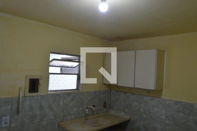 Apartamento de 1 dormitorio con cocina separada y ducha eléctrica — photo 2