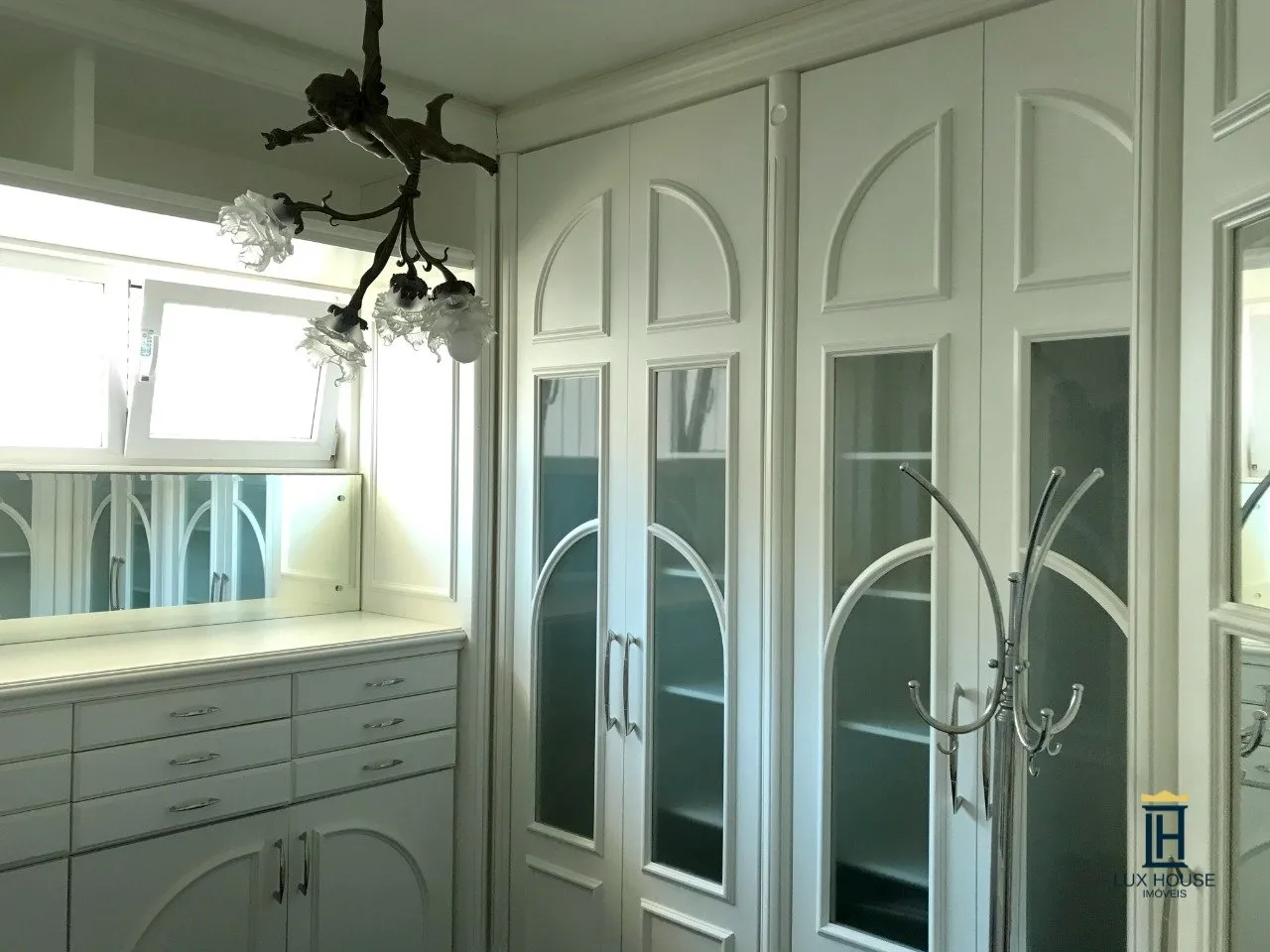 Casa com 6 dormitórios e 5 suítes com fogão a gás — photo 36