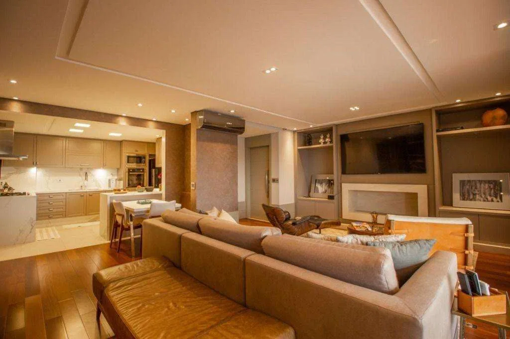 Home office in a 4-bedroom apartment, 181 m² — photo 6