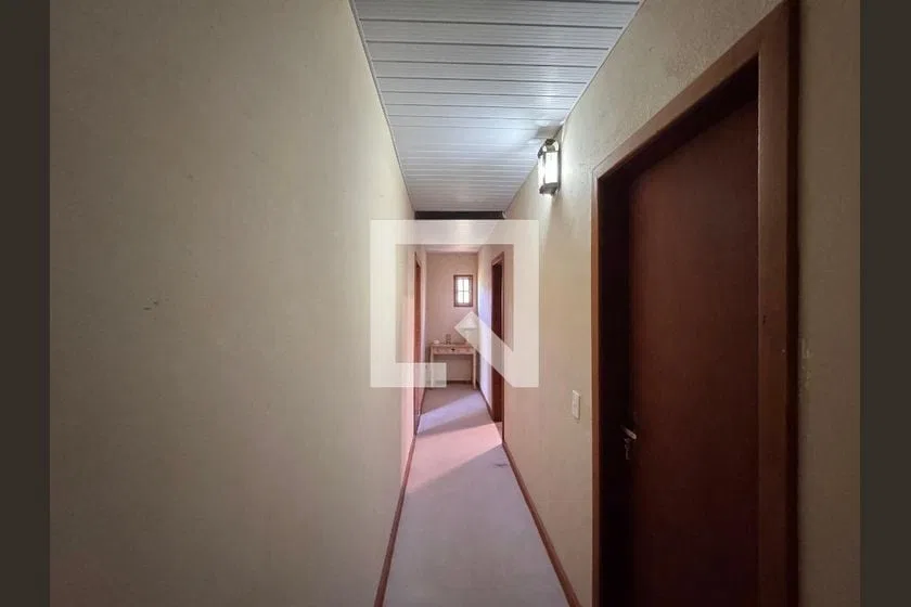 Casa de 4 dormitorios y 3 baños, 490 m² en total — photo 30
