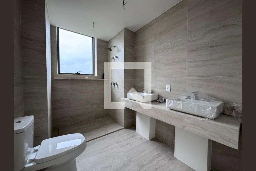 Apartment with 4 en-suite bedrooms and floor-to-ceiling windows — photo 5