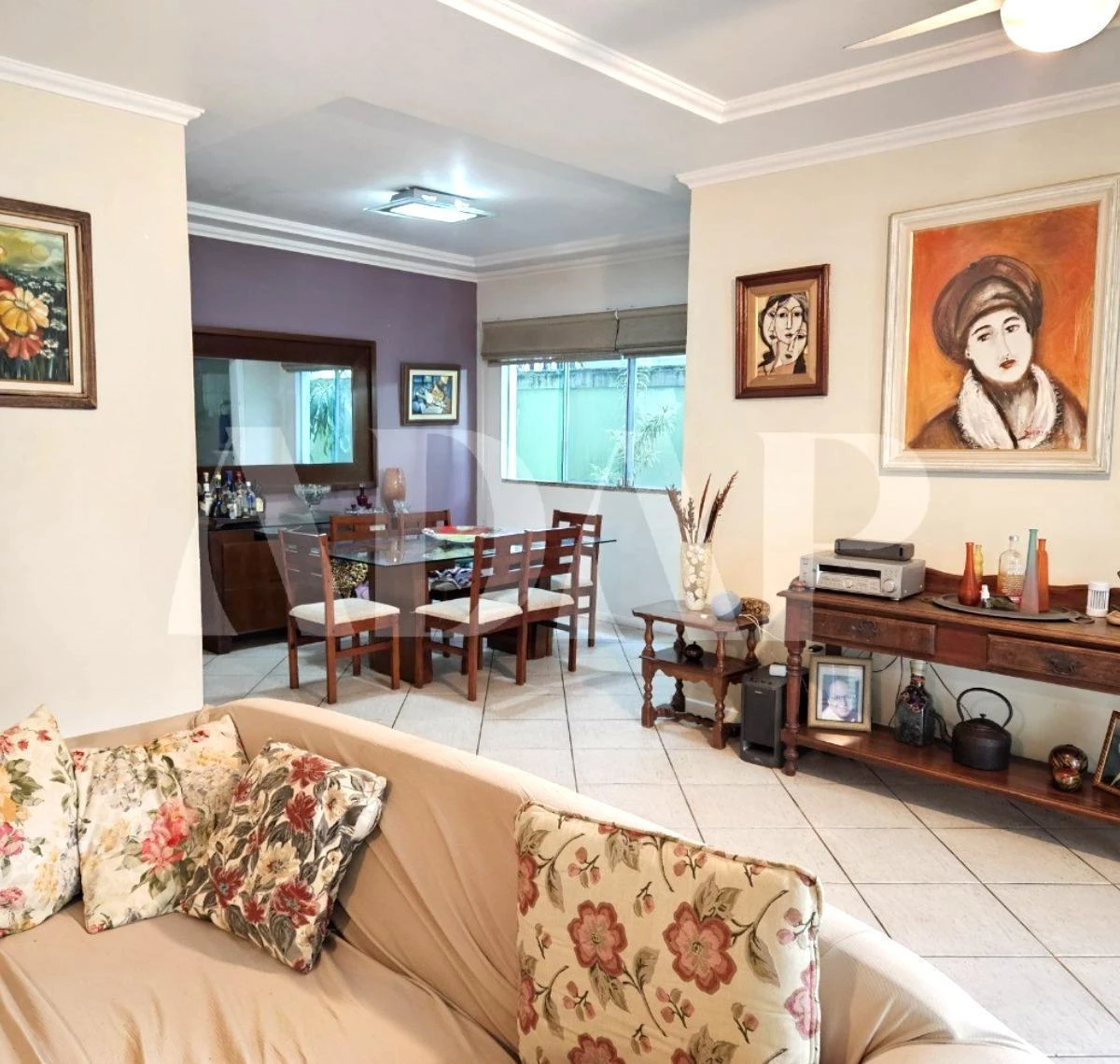 Unfurnished 254 m² house with a built-in balcony grill — photo 10