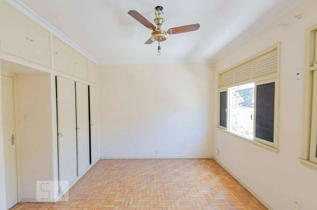House with shared BBQ area and 5 bedrooms — photo 13