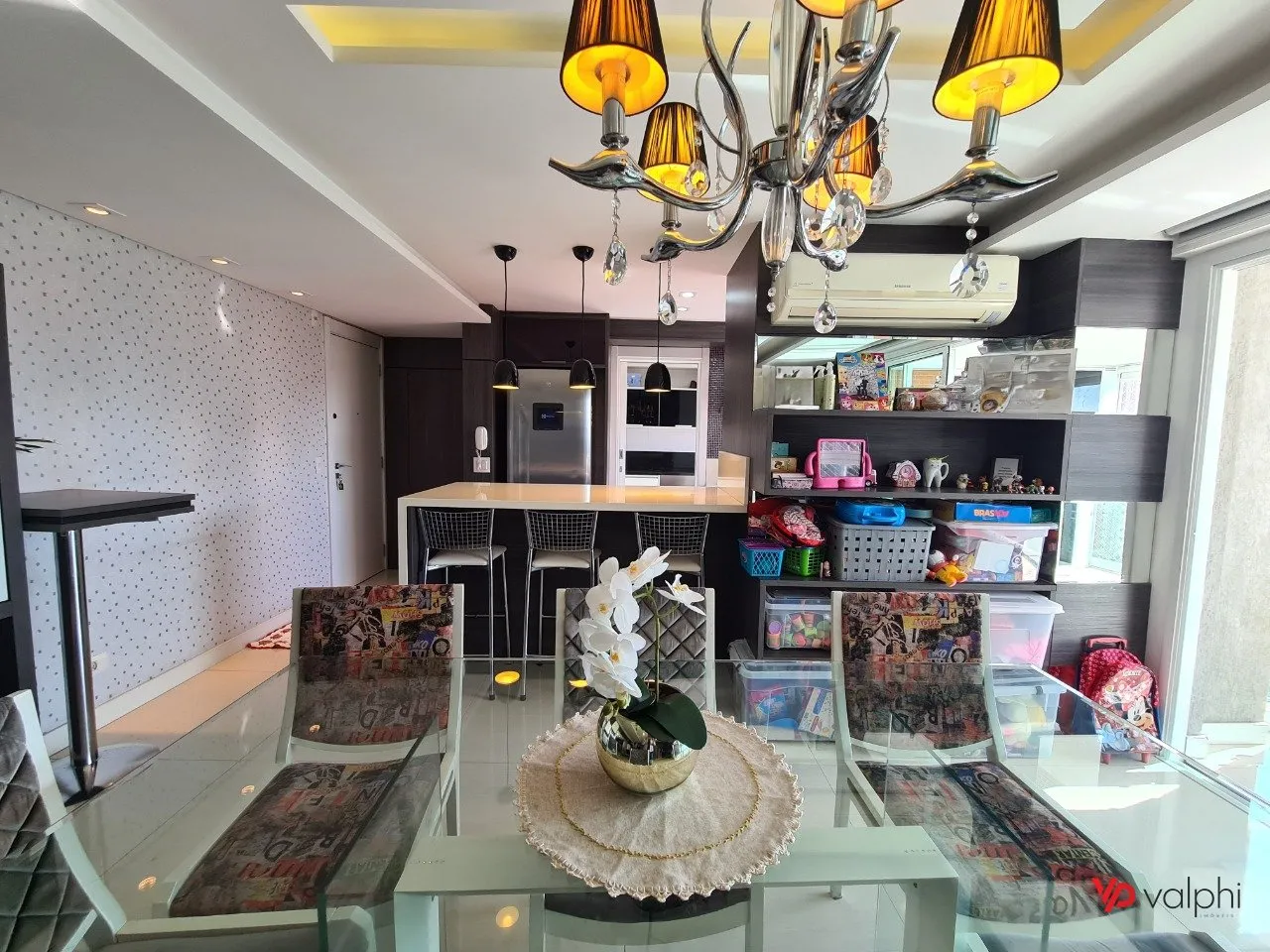 Furnished 2-bedroom apartment with enclosed balcony — photo 10