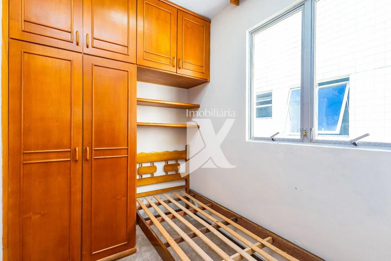 Furnished 3-bedroom apartment with balcony — photo 18