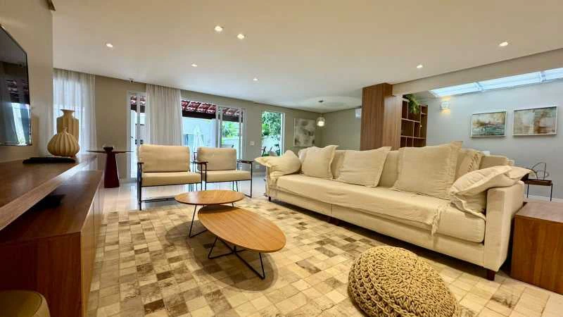 Furnished house, 407 m², with a private BBQ