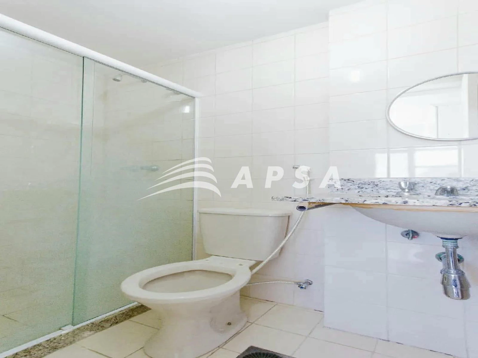 Unfurnished 2-bedroom apartment with a private BBQ — photo 24