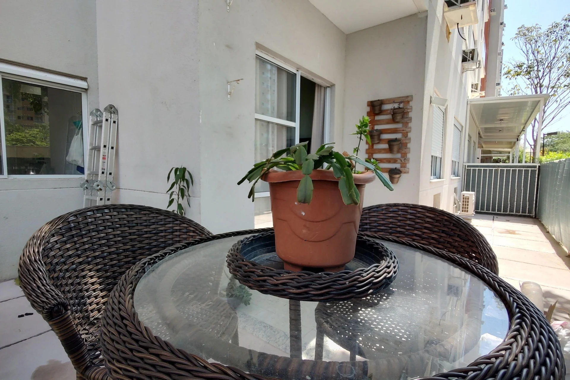 2-bedroom apartment in a building with a sauna — photo 40