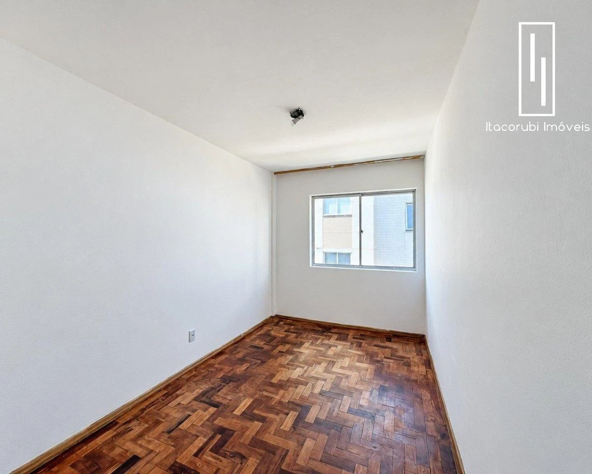 Apartment, 59 m², with wood or laminate floors — photo 11