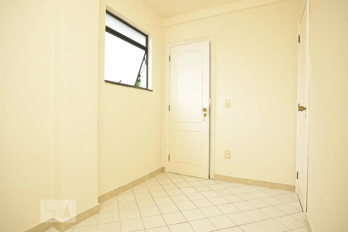 4-bedroom apartment (2 en-suite) with separate kitchen — photo 34