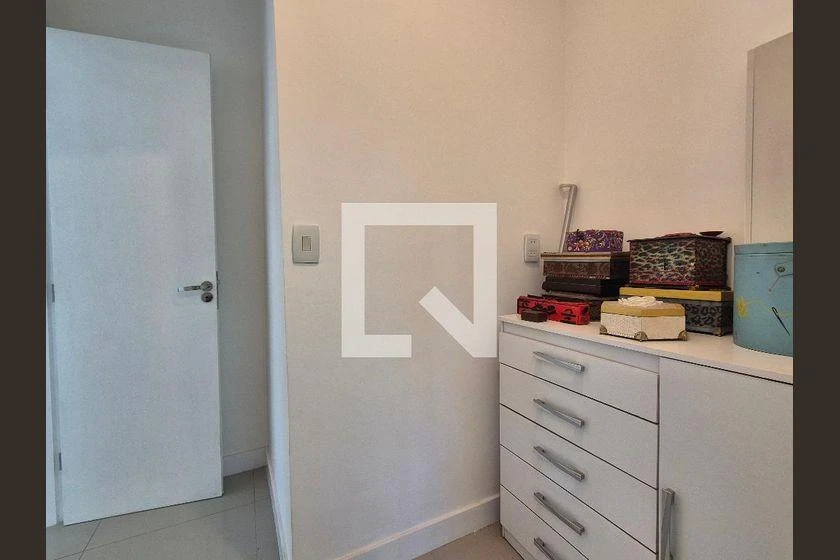 Furnished house with 3 en-suite bedrooms and shared BBQ — photo 36