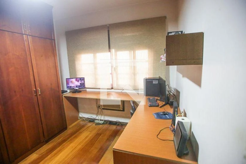 Furnished 400 m² house with 4 bedrooms and 4 bathrooms — photo 35