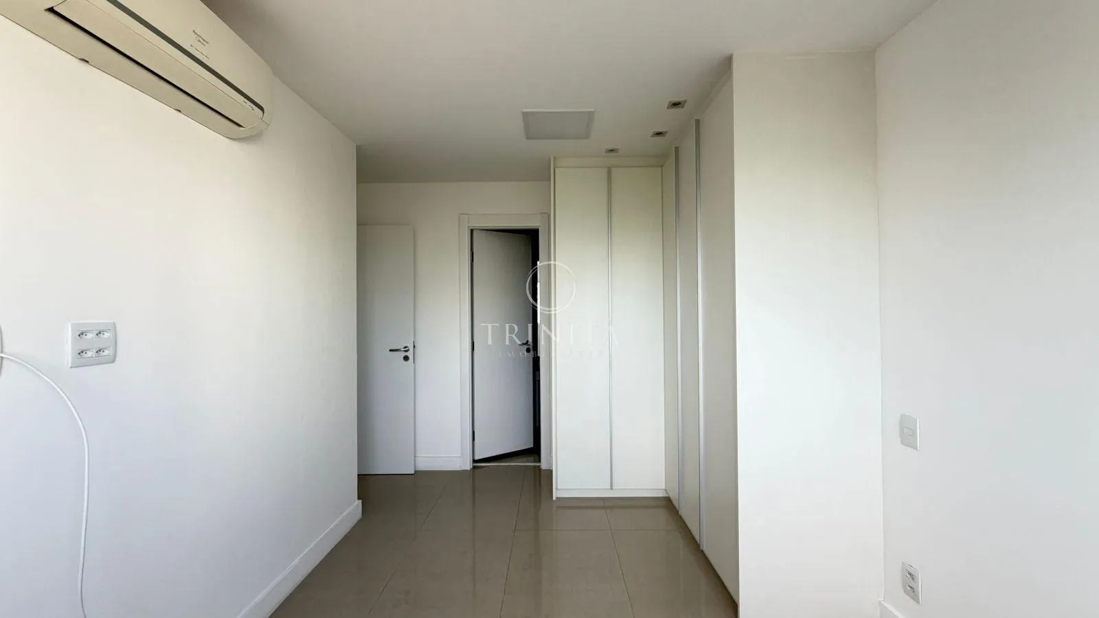 Rental apartment with 2 bedrooms and a balcony — photo 23