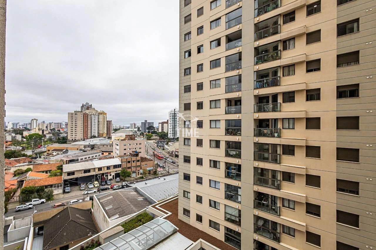 2-bedroom apartment with a home office in Curitiba — photo 5
