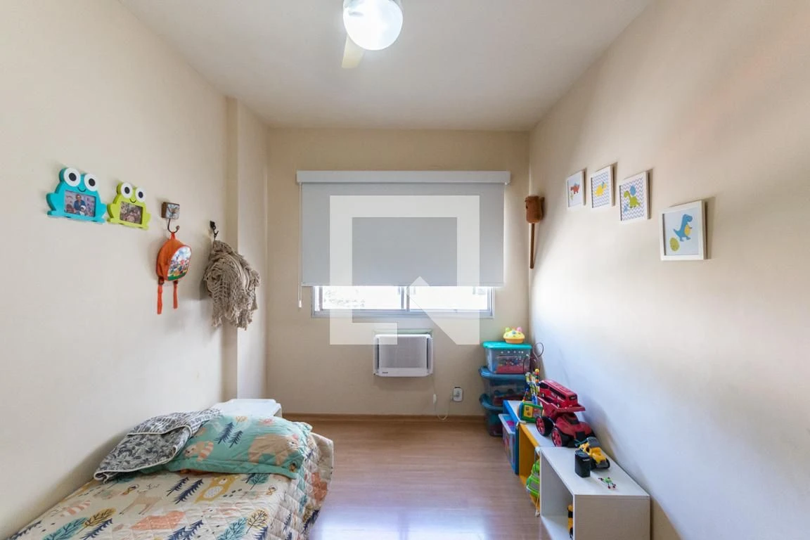 Furnished 3-bedroom apartment with suite and balcony — photo 19