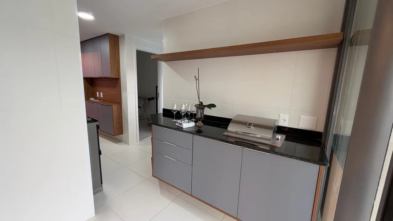 3-bedroom apartment in a building with a gym — photo 15