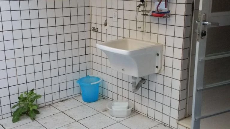 Casa com 3 quartos e cozinha separada com fogão a gás — photo 16