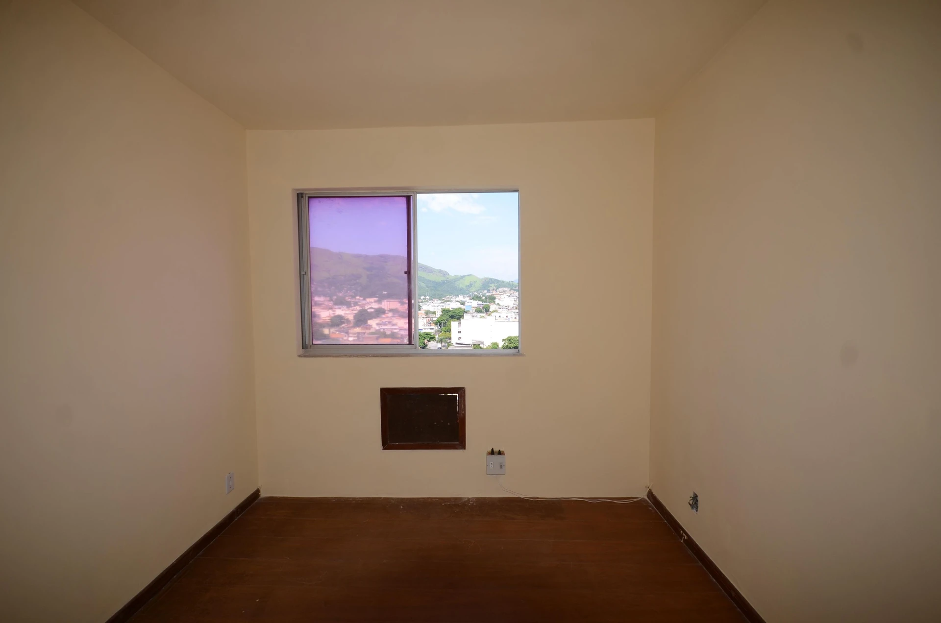 Unfurnished 2-bedroom apartment with a private garden — photo 15