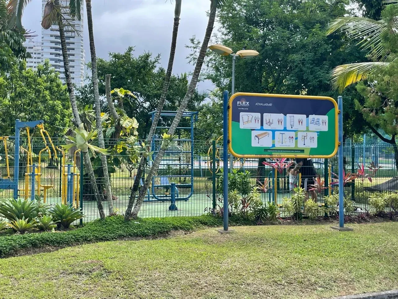 4 quartos e banheira: casa de 650 m² — photo 73