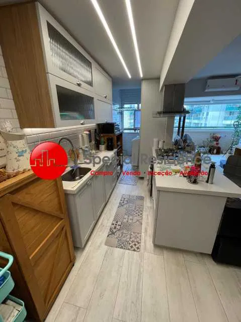 Apartment with 2 bedrooms, 3 bathrooms and a glass balcony — photo 11