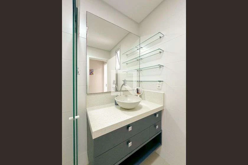Furnished apartment with 2 bedrooms and an en-suite suite — photo 25