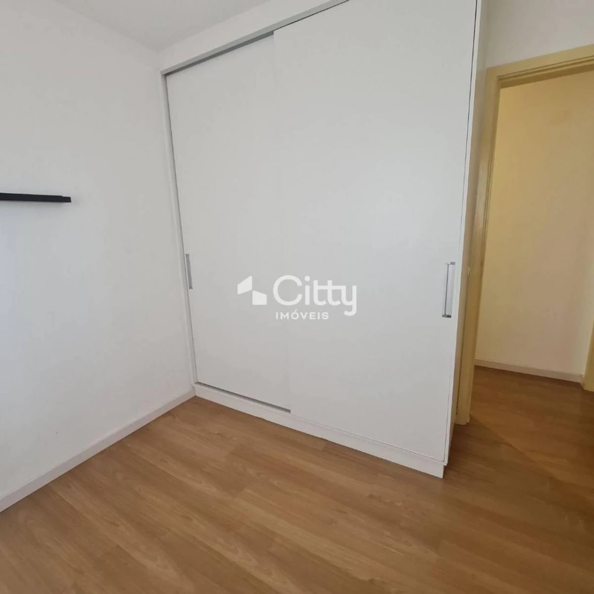 Apartment, 57 m², with wood or laminate floors — photo 6