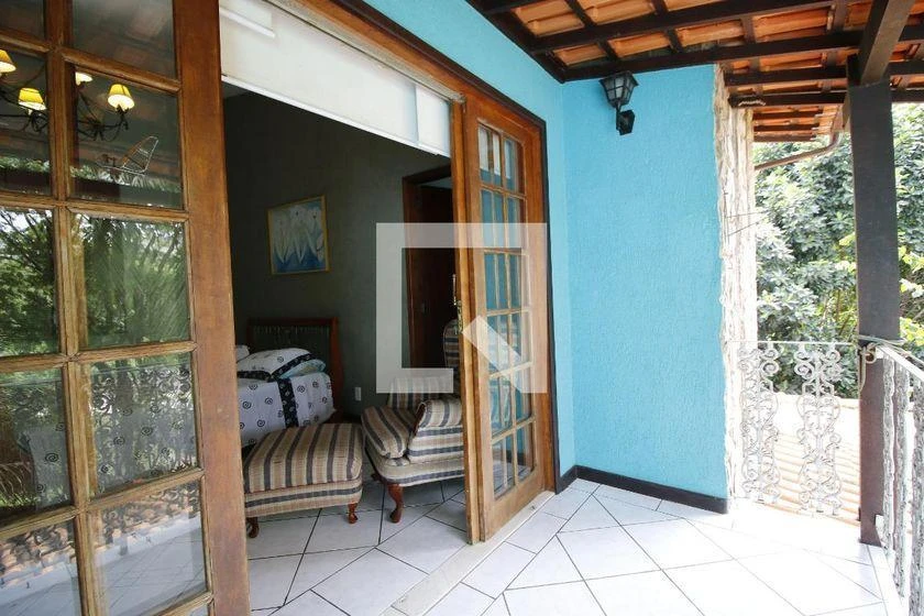 Casa de 700 m² con bañera y vestidor — photo 21