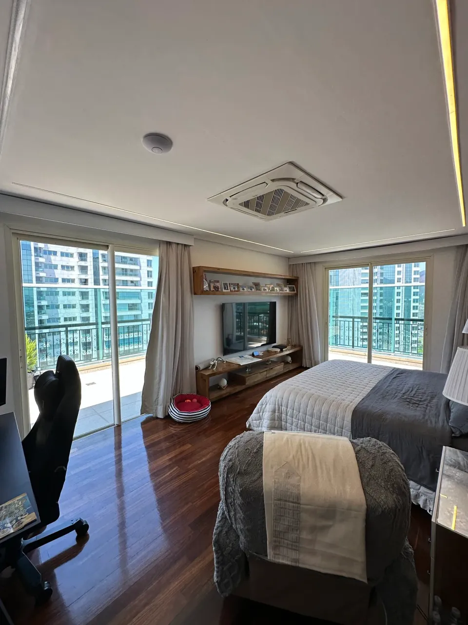 Duplex apartment with 600 m², 4 bedrooms and 4 parking — photo 6