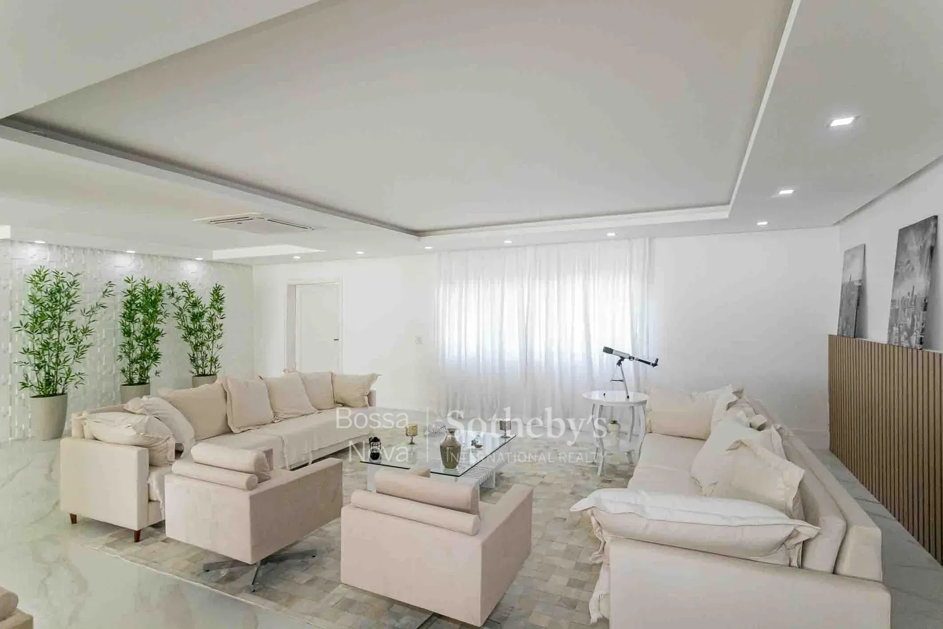 Furnished house with open-plan gas kitchen and 5 suites