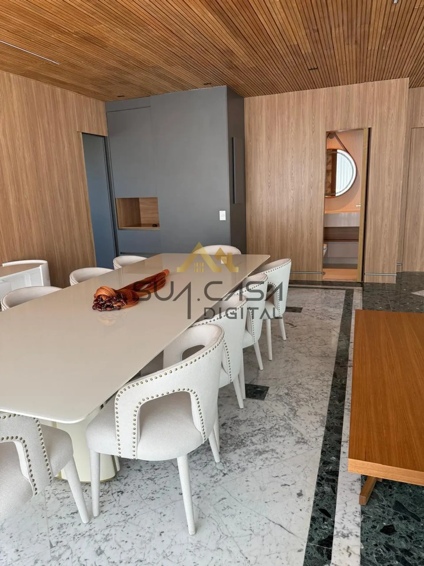 4-bedroom apartment with a water view — photo 33