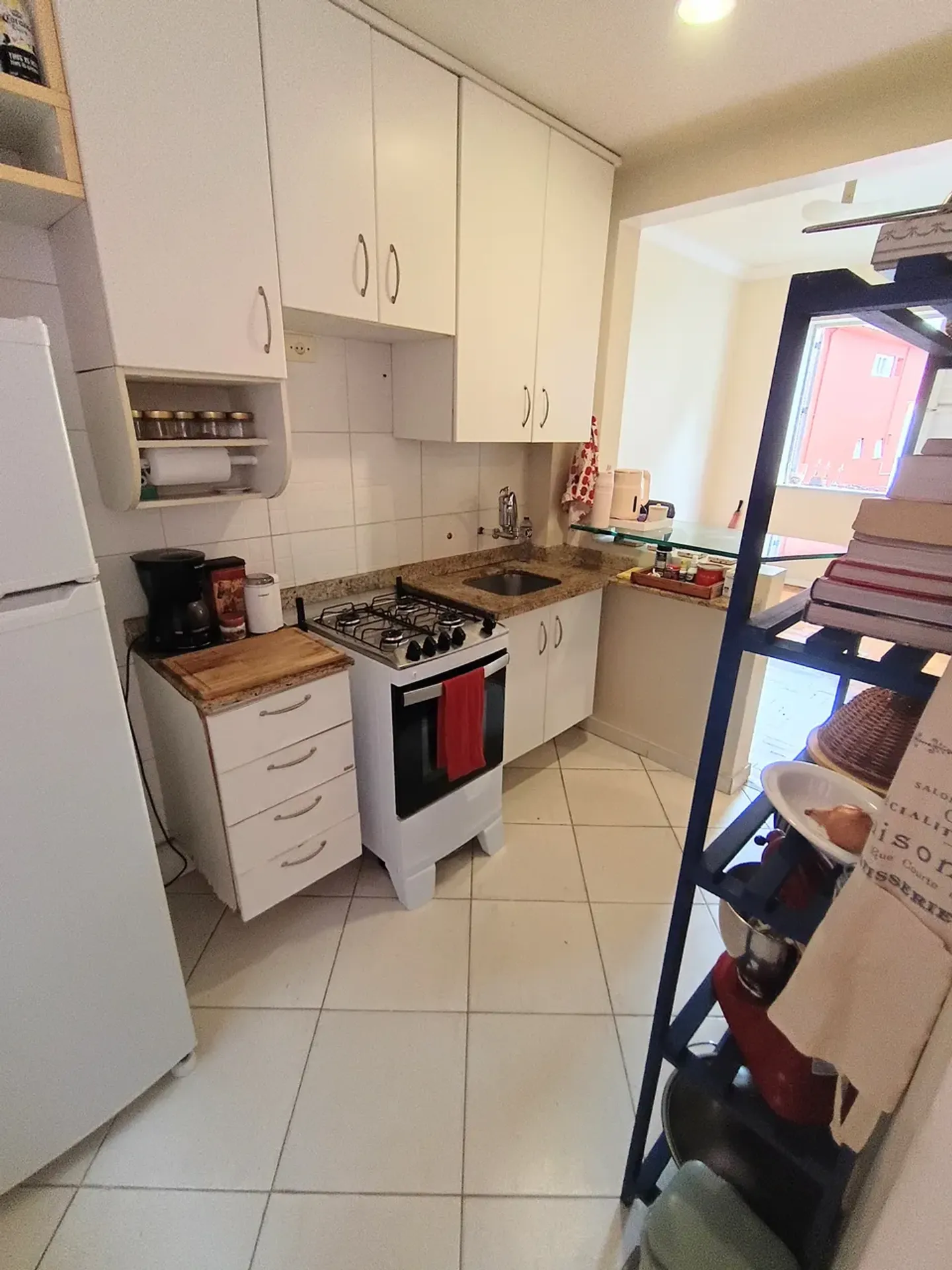 Furnished apartment, 67 m², with a bathtub — photo 17