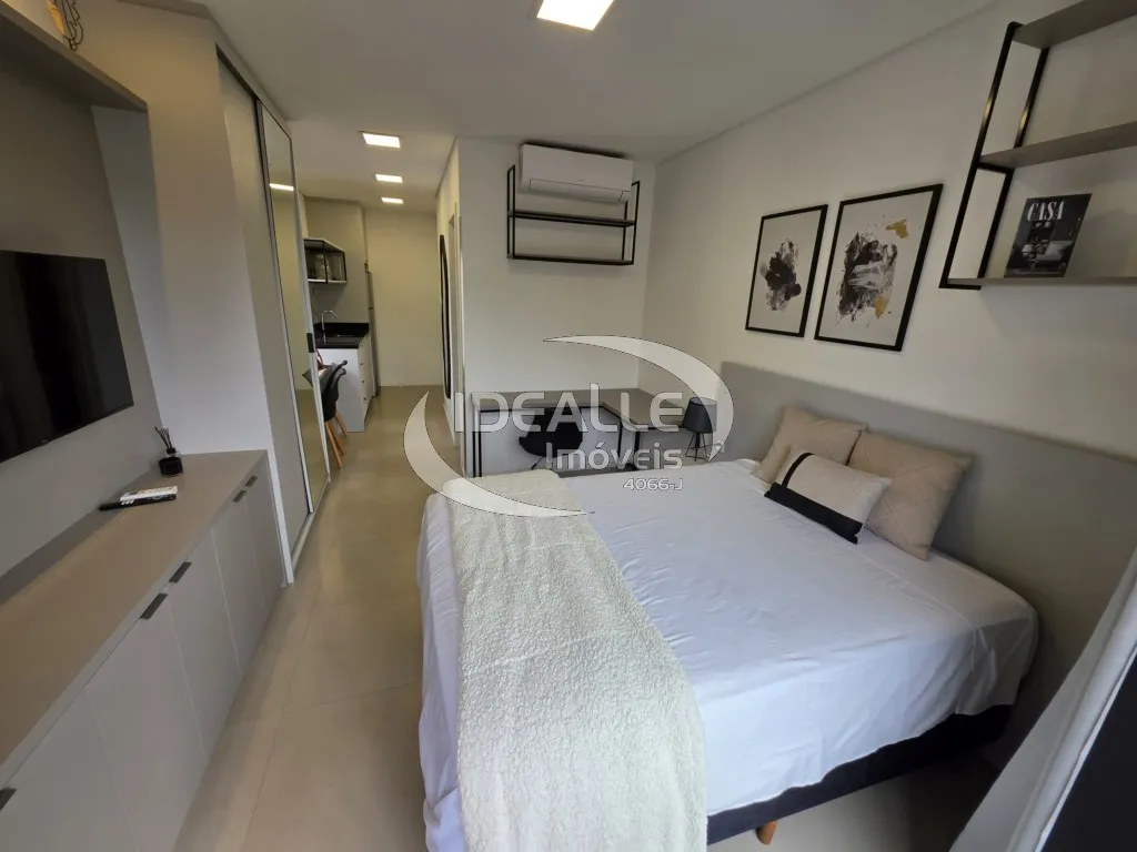 One-bedroom apartment with a dryer — photo 10