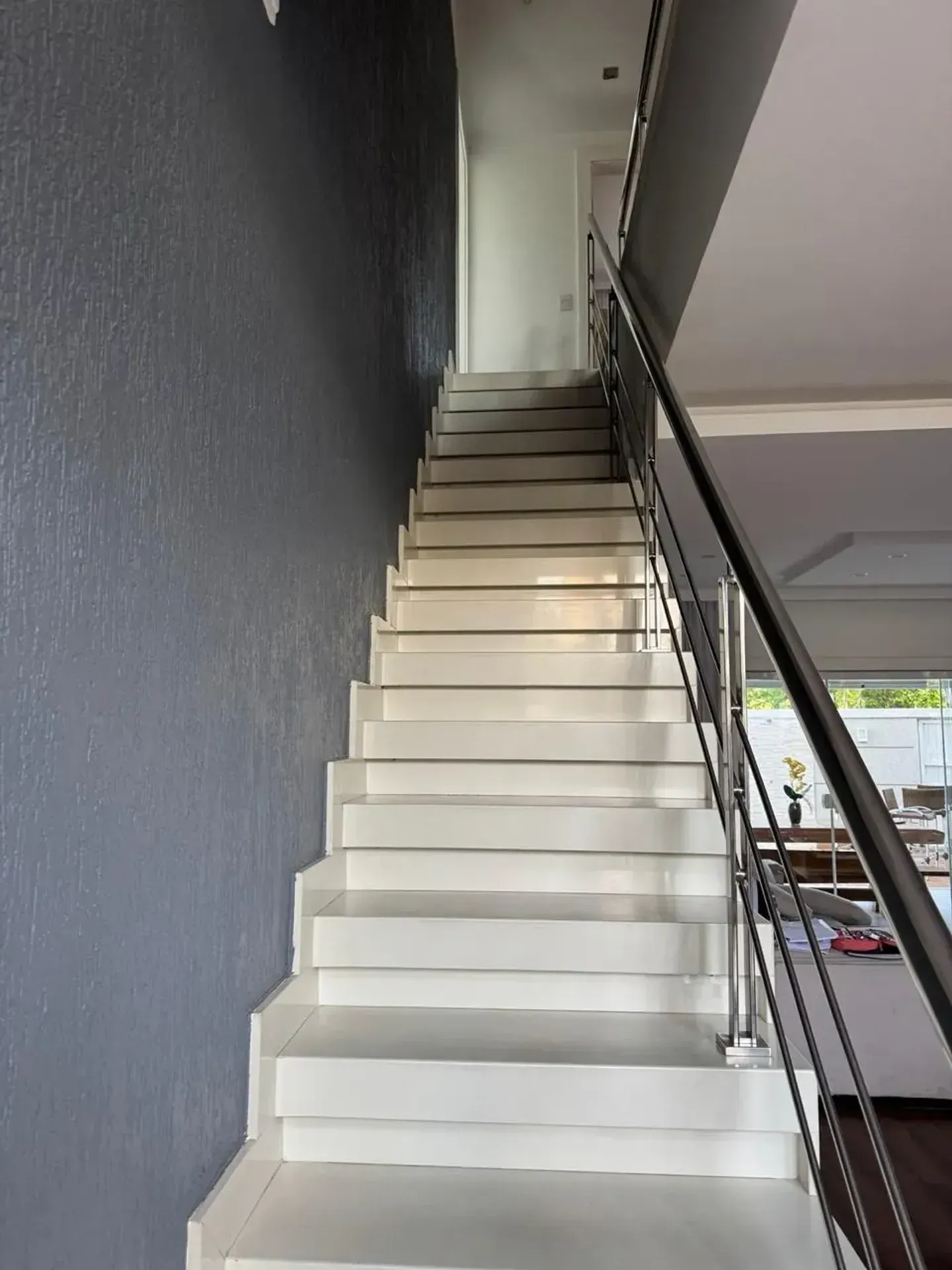 Furnished triplex home with 5 bedrooms and 5 bathrooms — photo 23