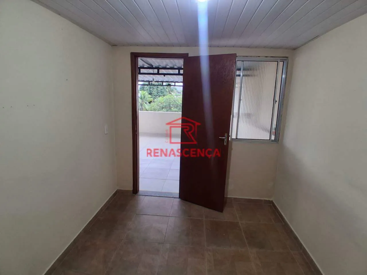 4-bedroom house with shared open-air pool access — photo 10