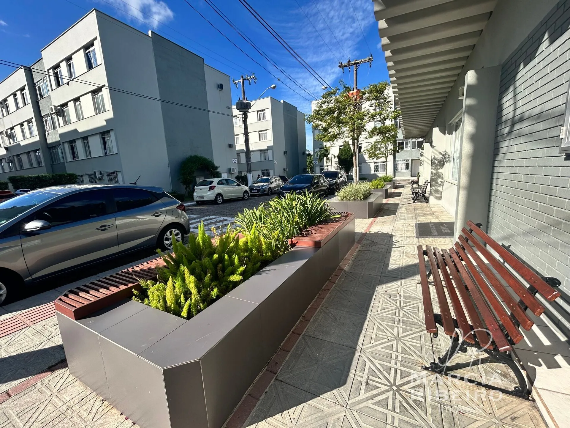 Departamento con piso de madera o laminado en Florianópolis — photo 18