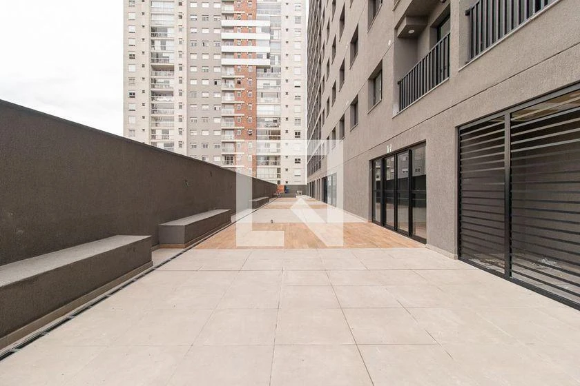 One-bedroom apartment in a building with a gym — photo 14